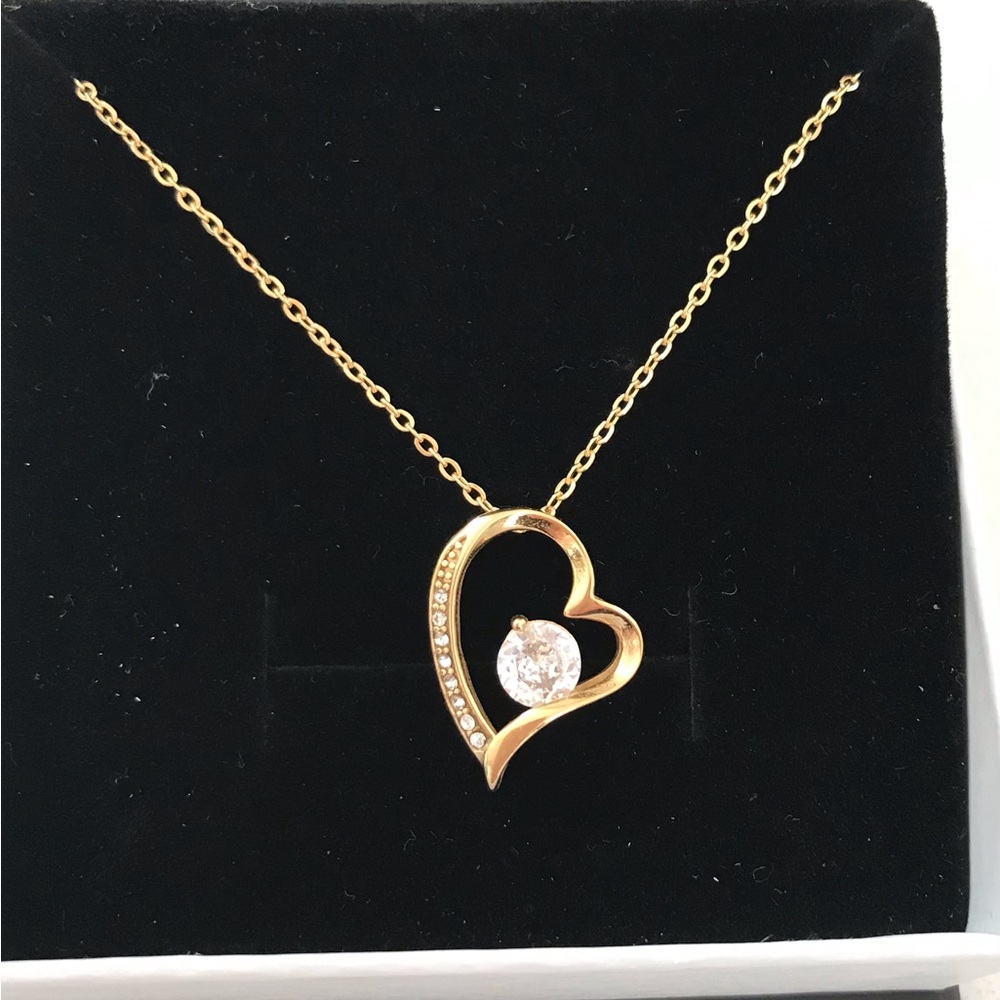 New in box  Gold Heart Pendant Necklace with Cubic Zirconia 6.5 center stone